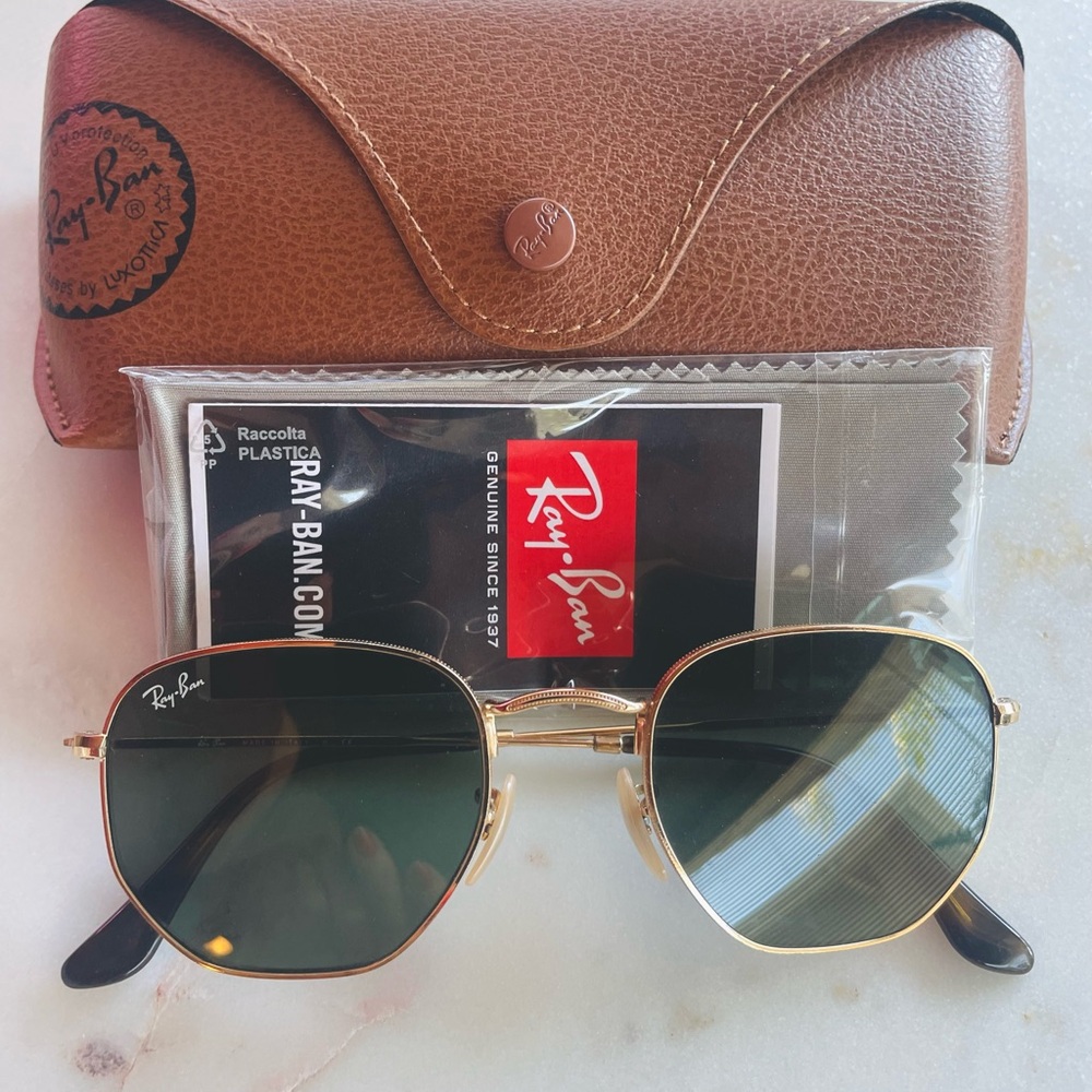 Ray-Ban Gold Frame with Dark Green Lenses Sunglasses